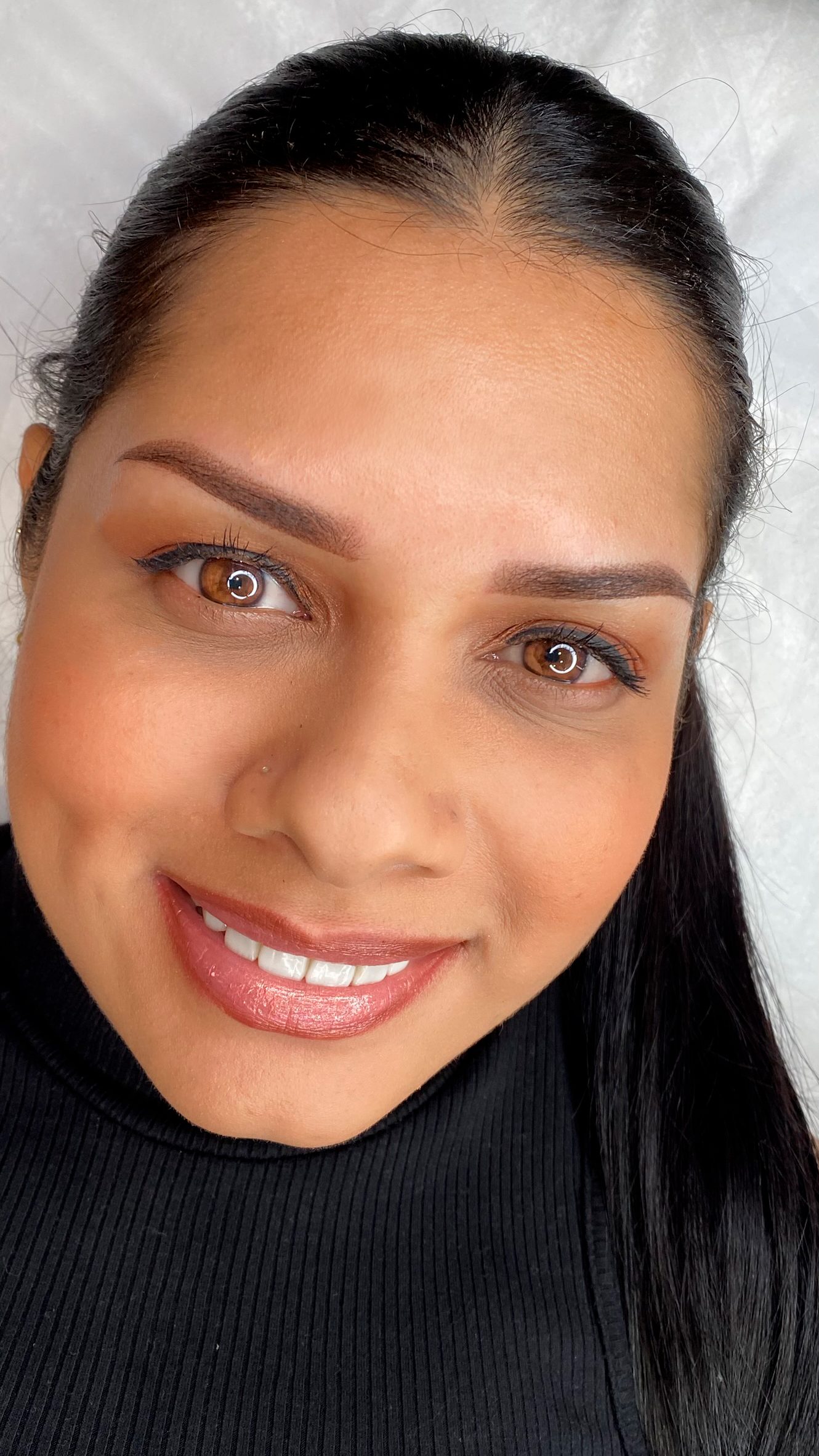 Powder brows en Barcelona, cejas efecto polvo compacto — Katherine Brito