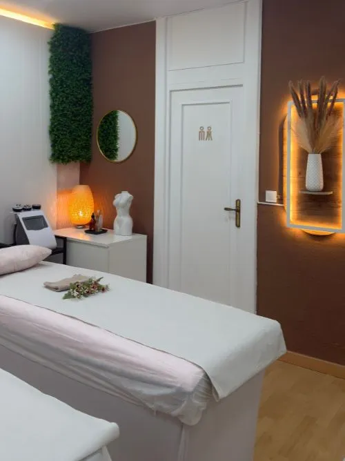 Espacio de belleza en Sabadell diseñado para que cada tratamiento sea una experiencia relajante.