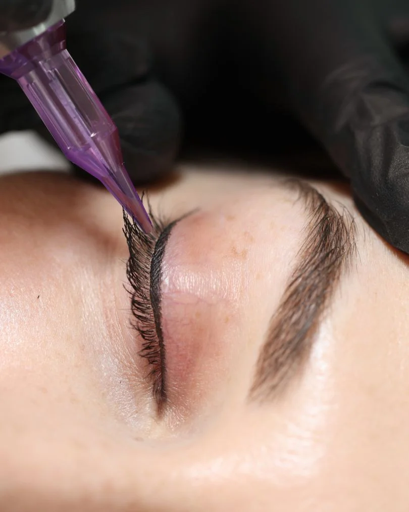 Antes y después de eyeliner permanente Barcelona
