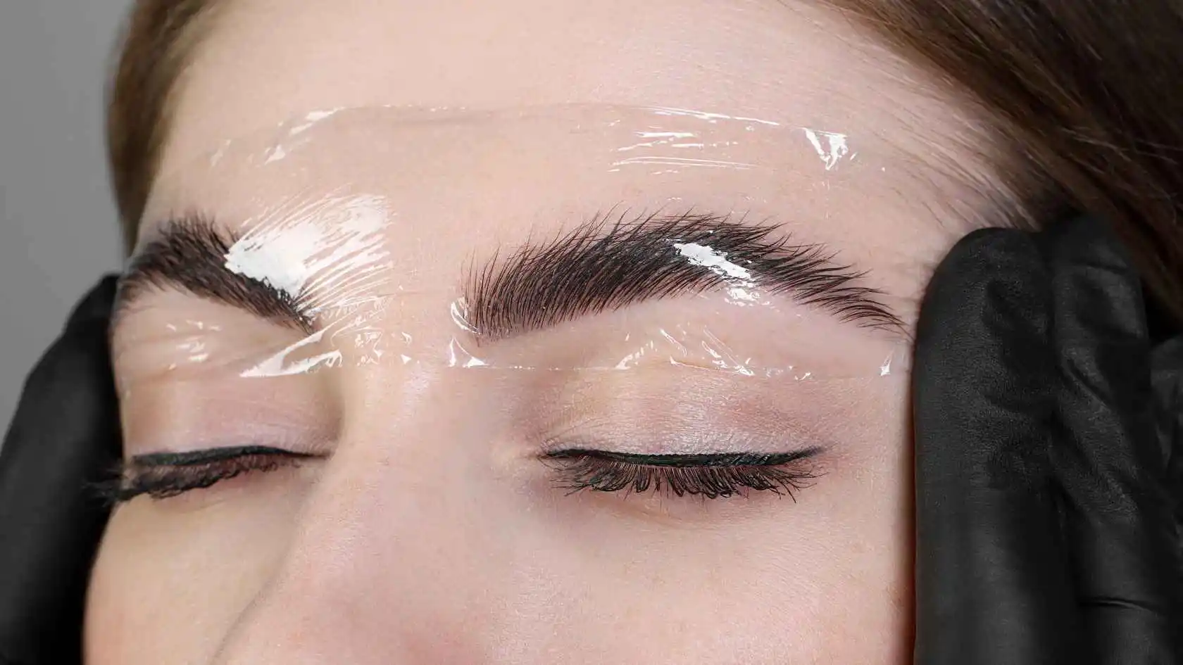 Cuidados después del microblading en las cejas